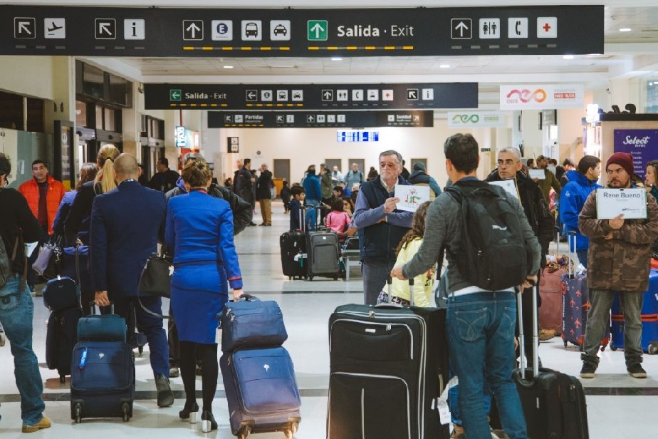 EL AEROPUERTO DE BARILOCHE Y SU ACCESO LLEVARÁN LOS NOMBRES DE MALVINAS Y CARBALLO