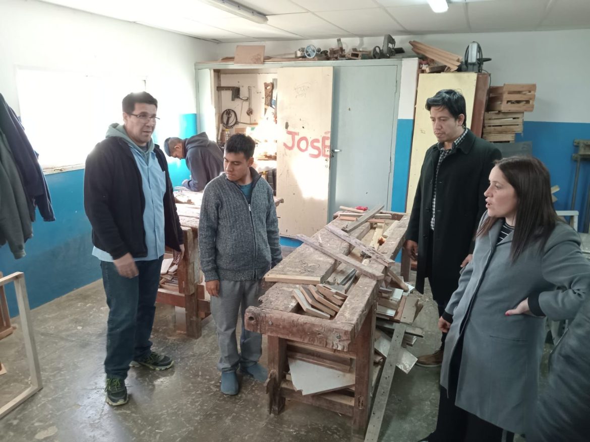 CURSO DE MANIPULACIÓN SEGURA DE ALIMENTOS EN LA ESCUELA EL DIQUE