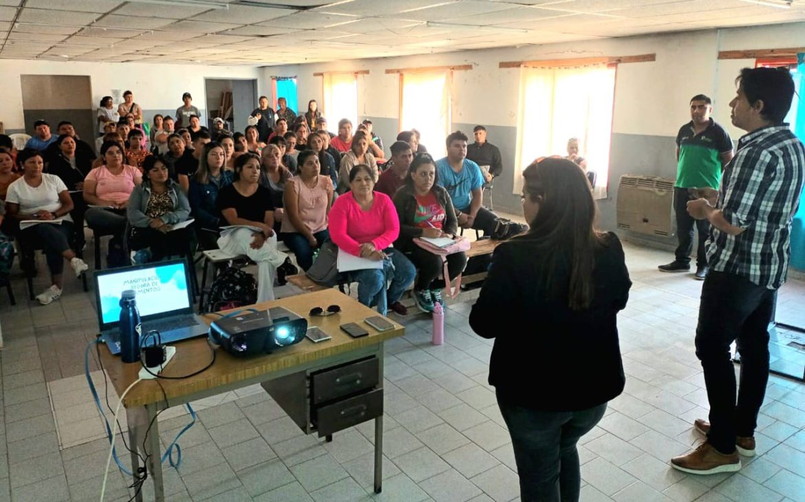 CONTINUAN ABIERTAS LAS INSCRIPCIONES PARA EL CURSO DE MANIPULACIÓN SEGURA DE ALIMENTOS EN EL BARRIO SANTA CLARA