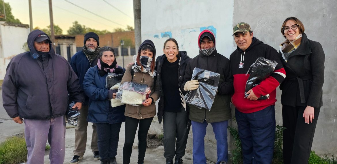 SAMANTHA PRESA HIZO ENTREGA DE INDUMENTARIA TÉRMICA A LA COOPERATIVA “MANOS DE MI BARRIOS”