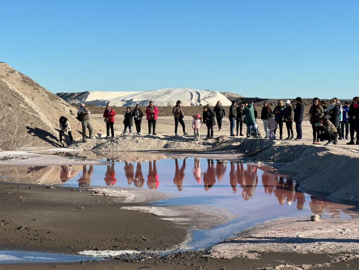 CARAVANA TURÍSTICA A SALINAS DE PIEDRA: LA NATURALEZA VOLVIÓ A CAUTIVAR A LOS VIAJEROS