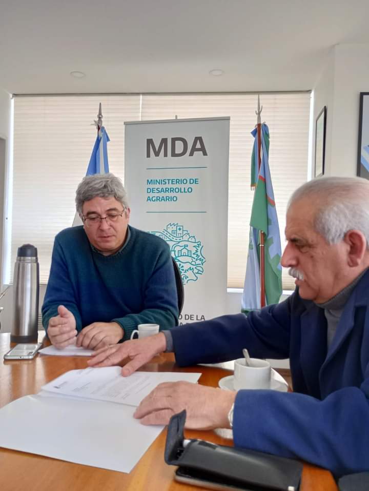 EN LA PLATA, EL INTENDENTE MARINO SE REUNIÓ CON EL MINISTRO DE DESARROLLO AGRARIO DE LA PROVINCIA