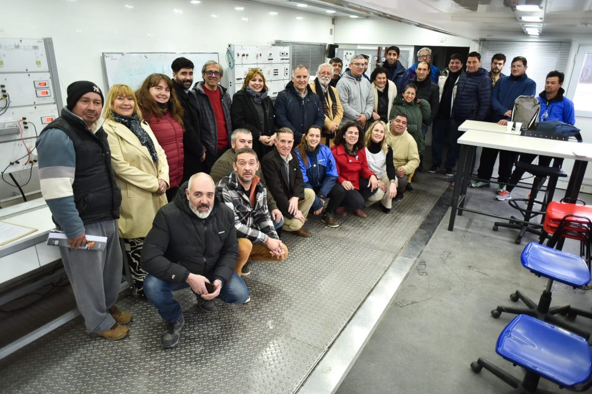 QUEDÓ INAUGURADA EL AULA TALLER DEL CENTRO DE FORMACIÓN PROFESIONAL EN VILLALONGA