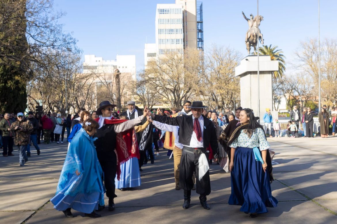 EN COMUNIDAD, VIEDMA CELEBRÓ EL DÍA DE LA INDEPENDENCIA