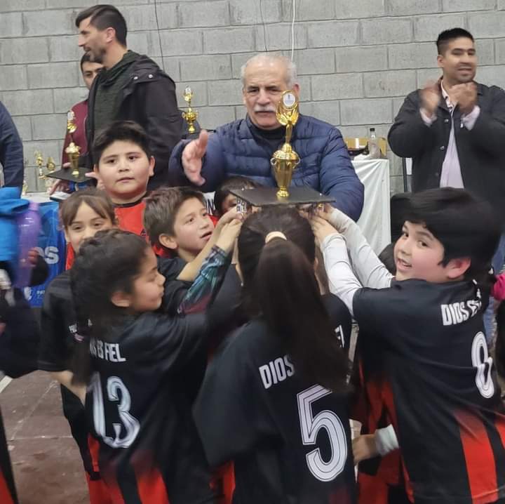 MARINO PARTICIPÓ DE LA PREMIACIÓN DEL TORNEO DE BABY FÚTBOL «GUILLERMO SKRT»