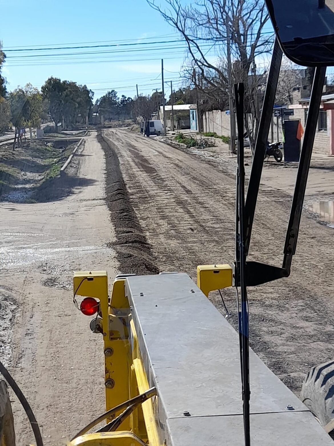 REPARACIÓN DE CALLES, LIMPIEZA Y MANTENIMIENTO EN CARMEN DE PATAGONES