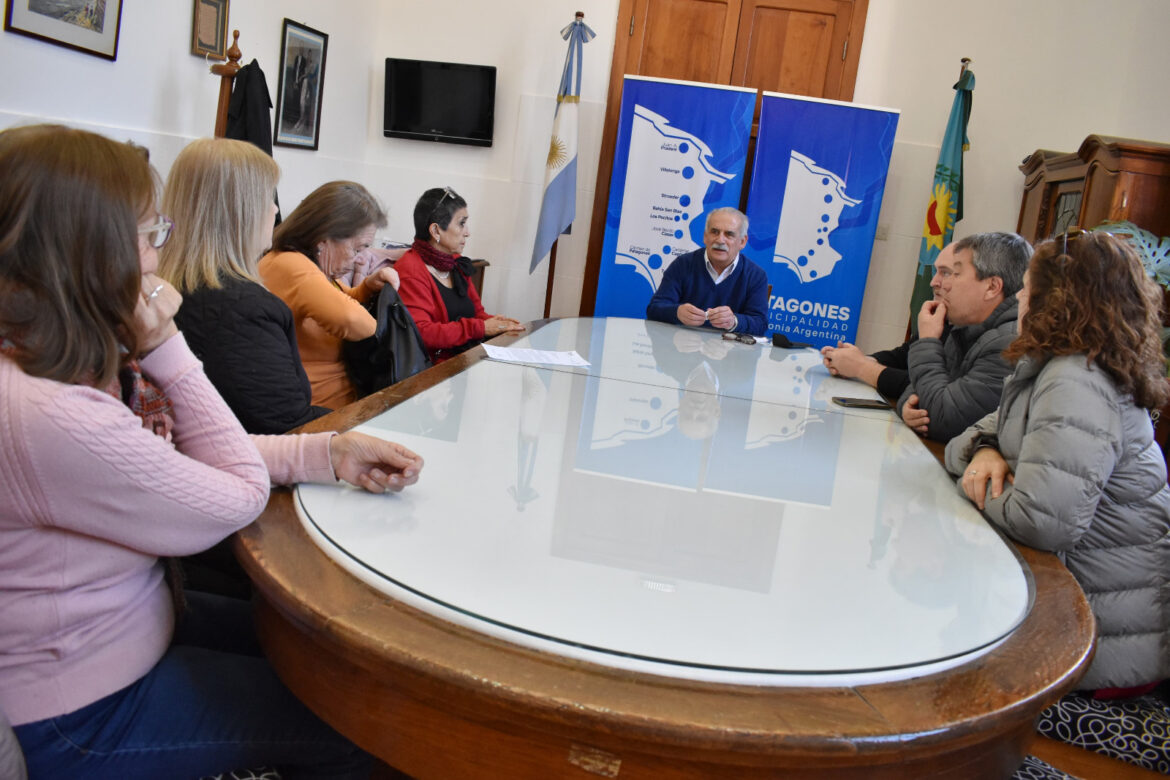 EL INTENDENTE MARINO RECIBIÓ A REPRESENTANTES DE JUBILADOS DOCENTES