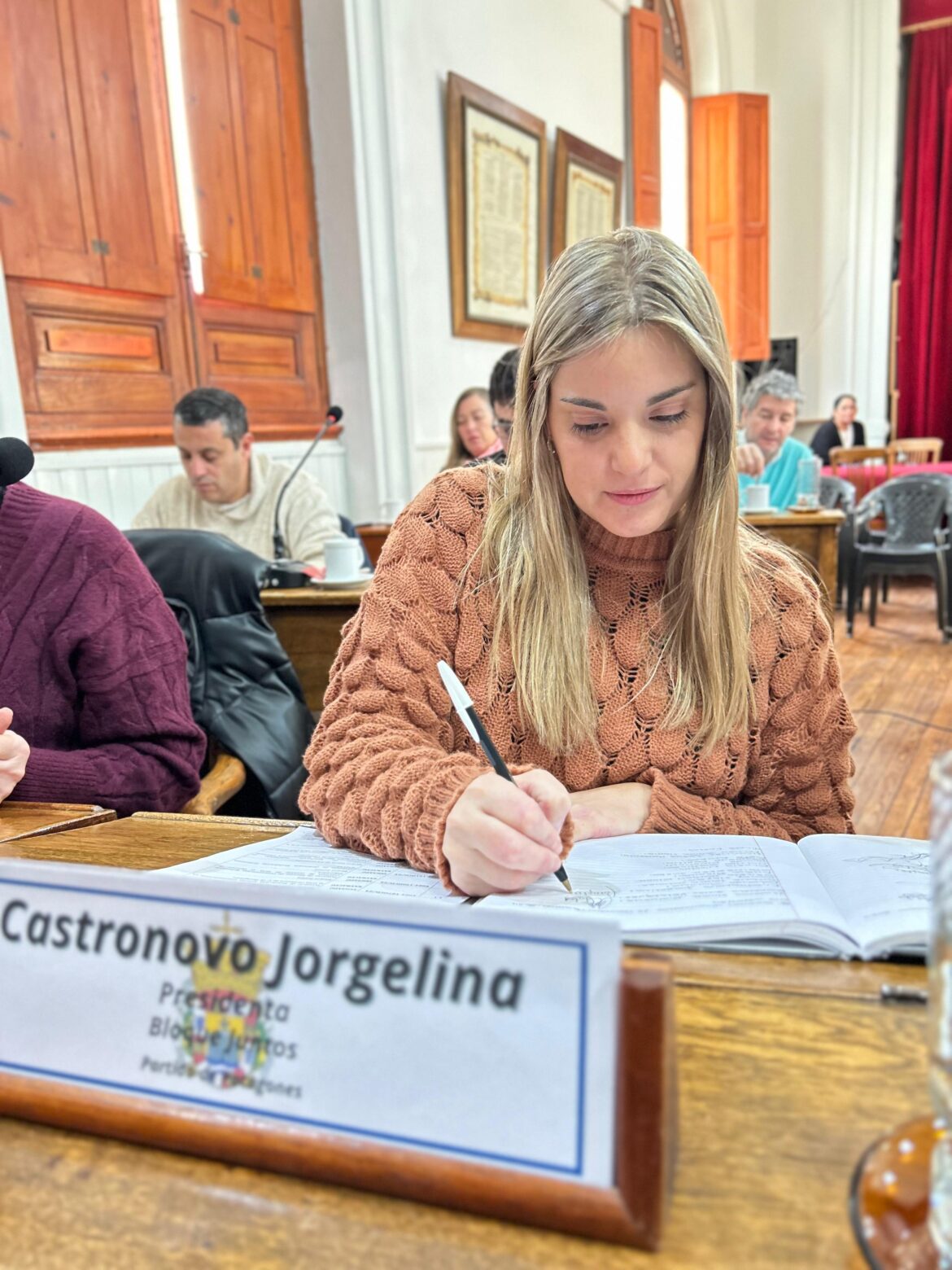 (VIDEO) “HOY LOS CONCEJALES TENEMOS LA OPORTUNIDAD DE BARAJAR Y DAR DE NUEVO EN LA SESION”