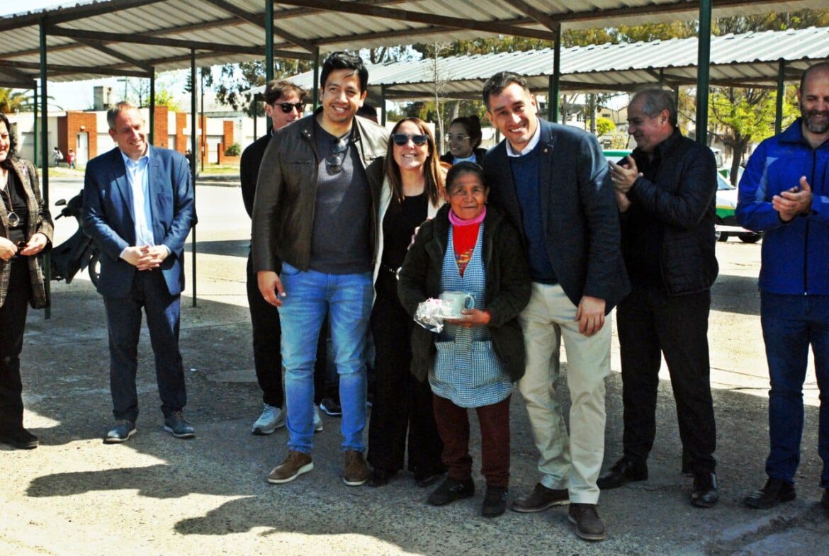 CASTRO CELEBRÓ JUNTO A PRODUCTORES 35 AÑOS DE LA FERIA MUNICIPAL