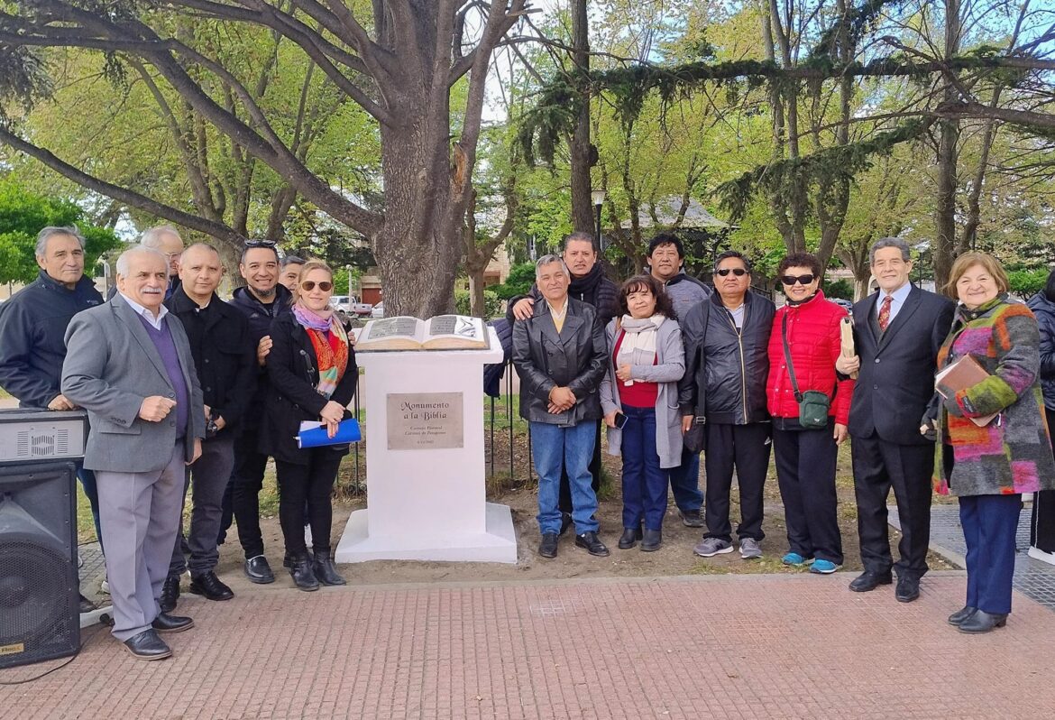 LA COMUNIDAD CRISTIANA DE PATAGONES CELEBRÒ EL DIA DE LA BIBLIA