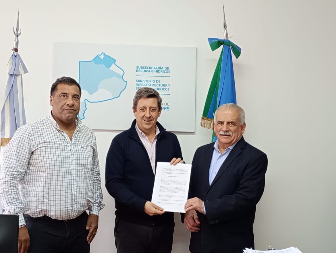 EL INTENDENTE MARINO RECIBIÓ EL DECRETO DE DESIGNACIÓN DEL NUEVO REPRESENTANTE DE PATAGONES ANTE LA AIC