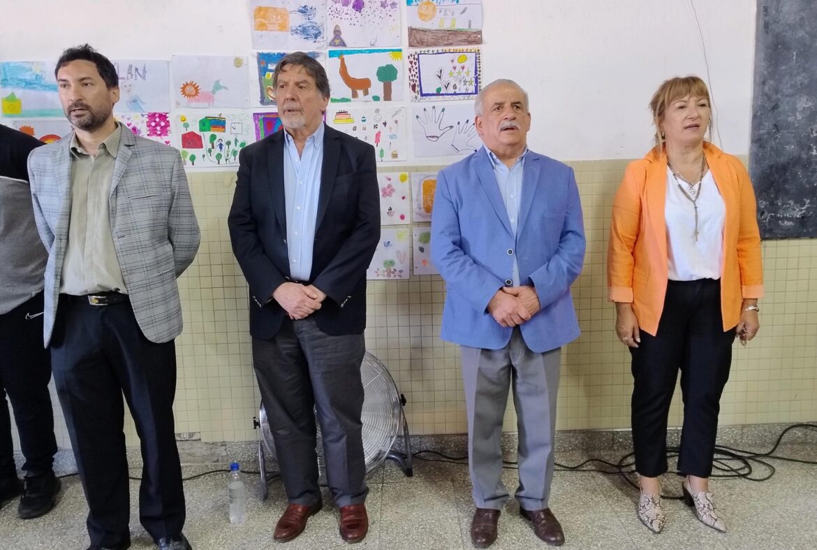 (VIDEO) MARINO Y SILEONI INAUGURARON LAS AULAS MÓVILES PARA LA ESCUELA TÉCNICA N°1