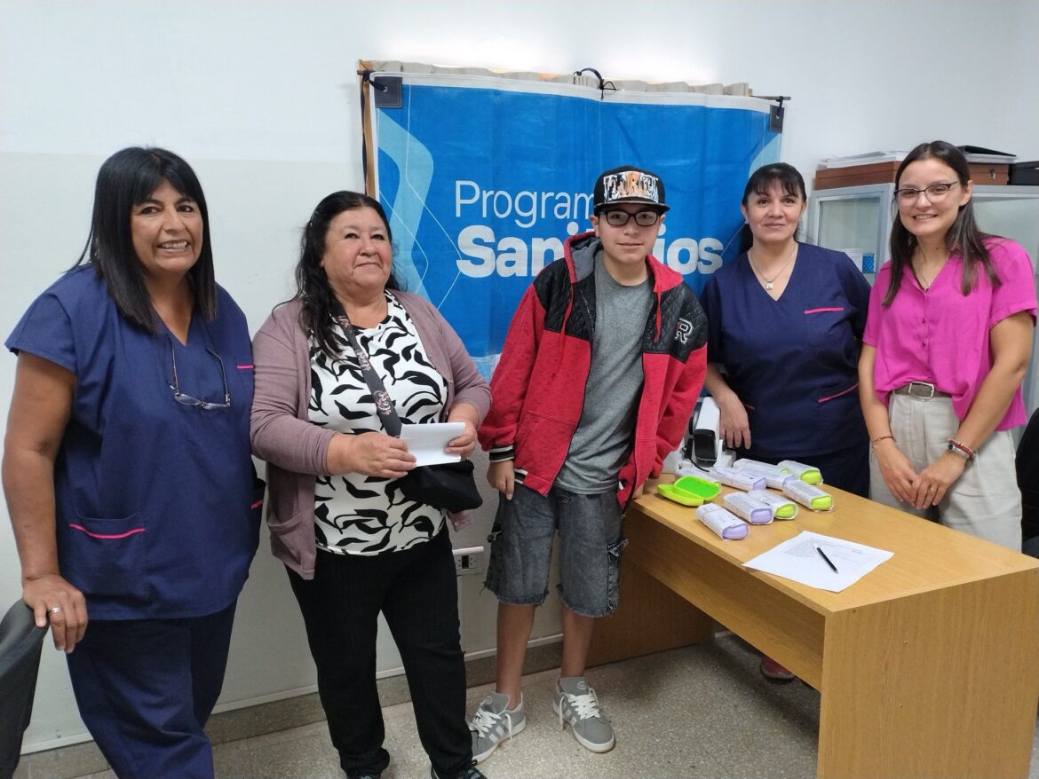 ENTREGA DE ANTEOJOS RECETADOS A ESTUDIANTES DE ESCUELAS PRIMARIAS DEL PARTIDO