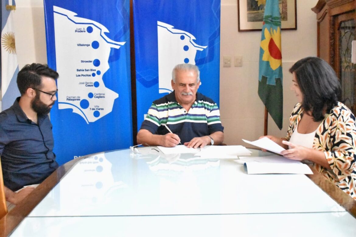 FIRMA DEL CONVENIO PARA LA OBRA DE ACCESO DE LA CALLE YRIGOYEN