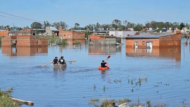 CONTINÚA LA BÚSQUEDA DE LAS MENORES DESAPARECIDAS EN MEDIO DE LA INUNDACIÓN