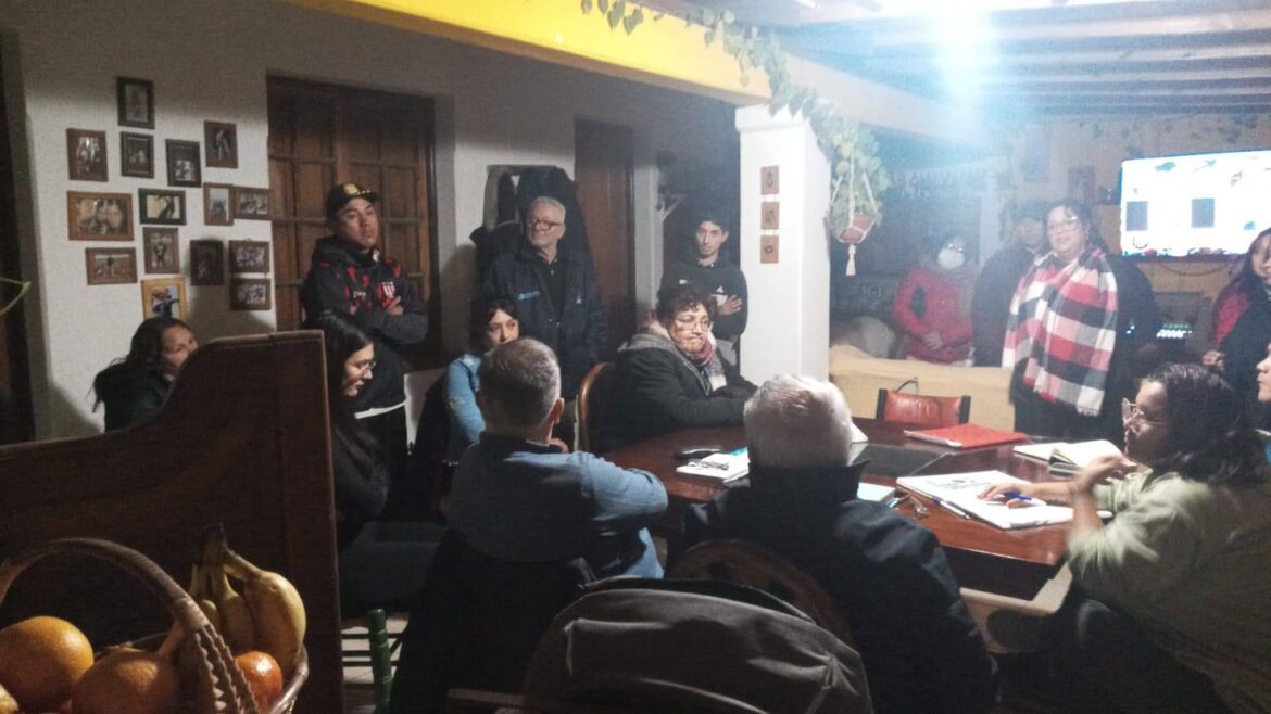 EL INTENDENTE SE REUNIO CON VECINOS DE LA COLONIA FERROVIARIA